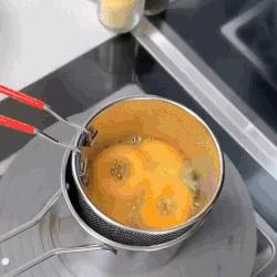 Multi Functional Stainless Steel Rust Resistant 1200ML Deep Fryer Pot with Strainer Basket and Long Handle Kitchen Oil Frying Pot Kettle for Home Use