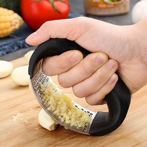Garlic Press Crusher – Stainless Steel Garlic Mincer | Easy Grip Ginger & Garlic Crusher Tool