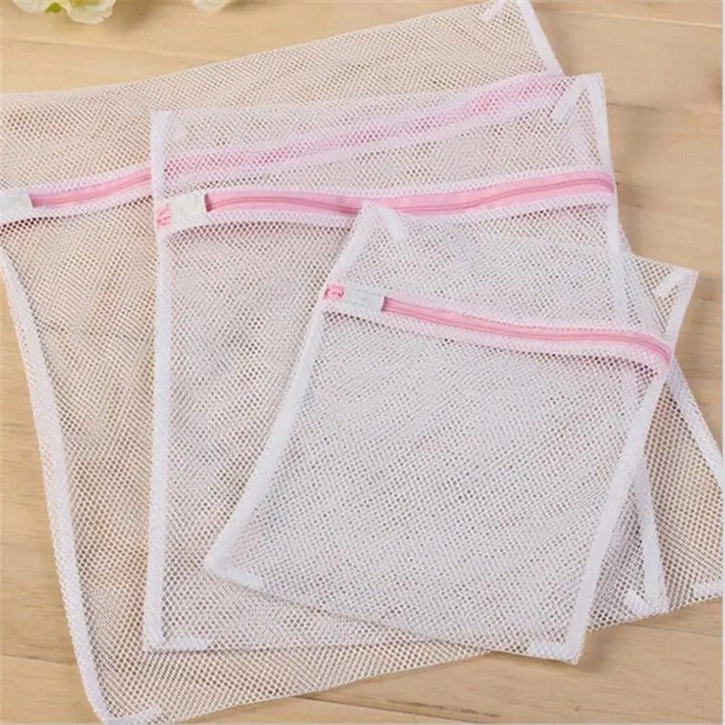 Pack of 2 Mesh Laundry Bag – Zippered Washing Machine Protection Net Pouch