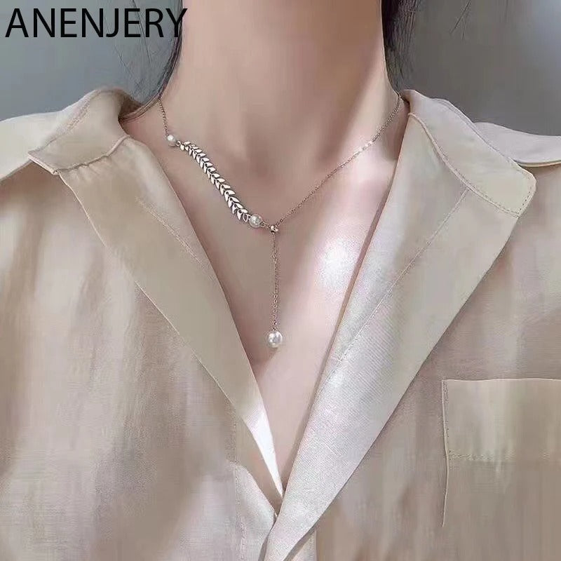 Gold Leaf Necklace for Women – Elegant Pendant Chain Jewelry