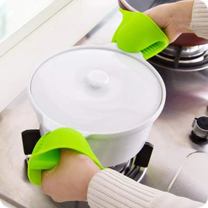 Heat-Resistant Silicone Pot Holder Pair