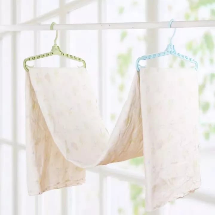 Buy 1 Get 4 Free Hanger Fleixible Retractable Closet Organizer and Drying Rack 5 Pcs Rs 999