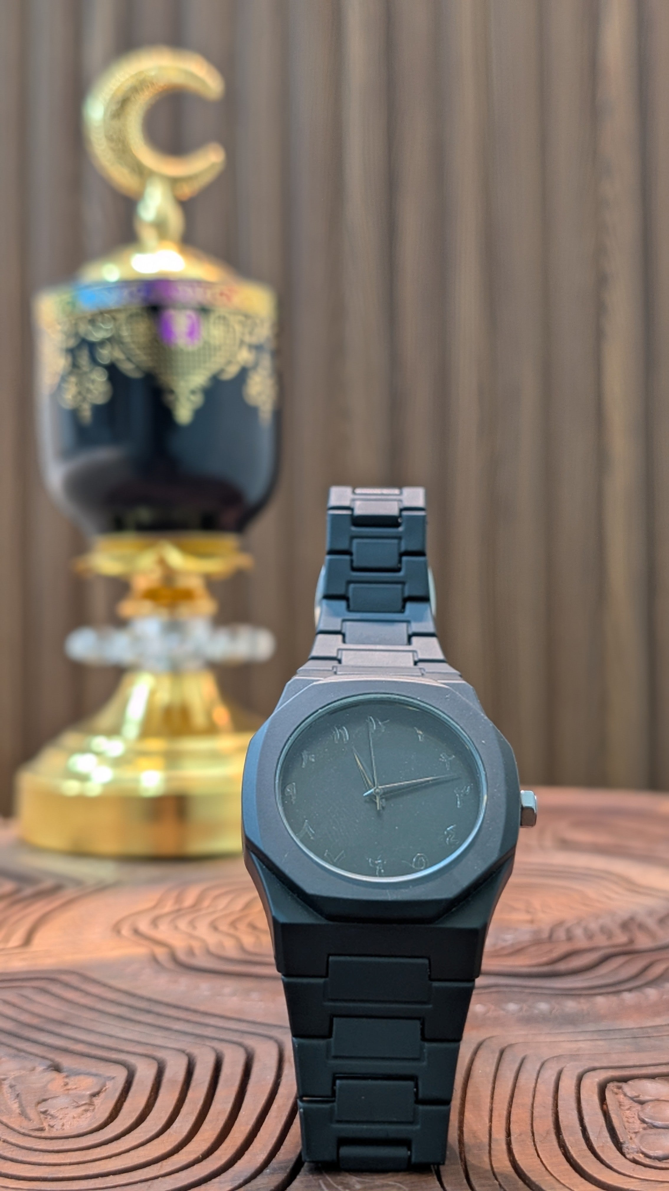 Black Royal Arabic Aura Watch