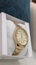 Luxe Chrono Gold Watch Timeless Luxury