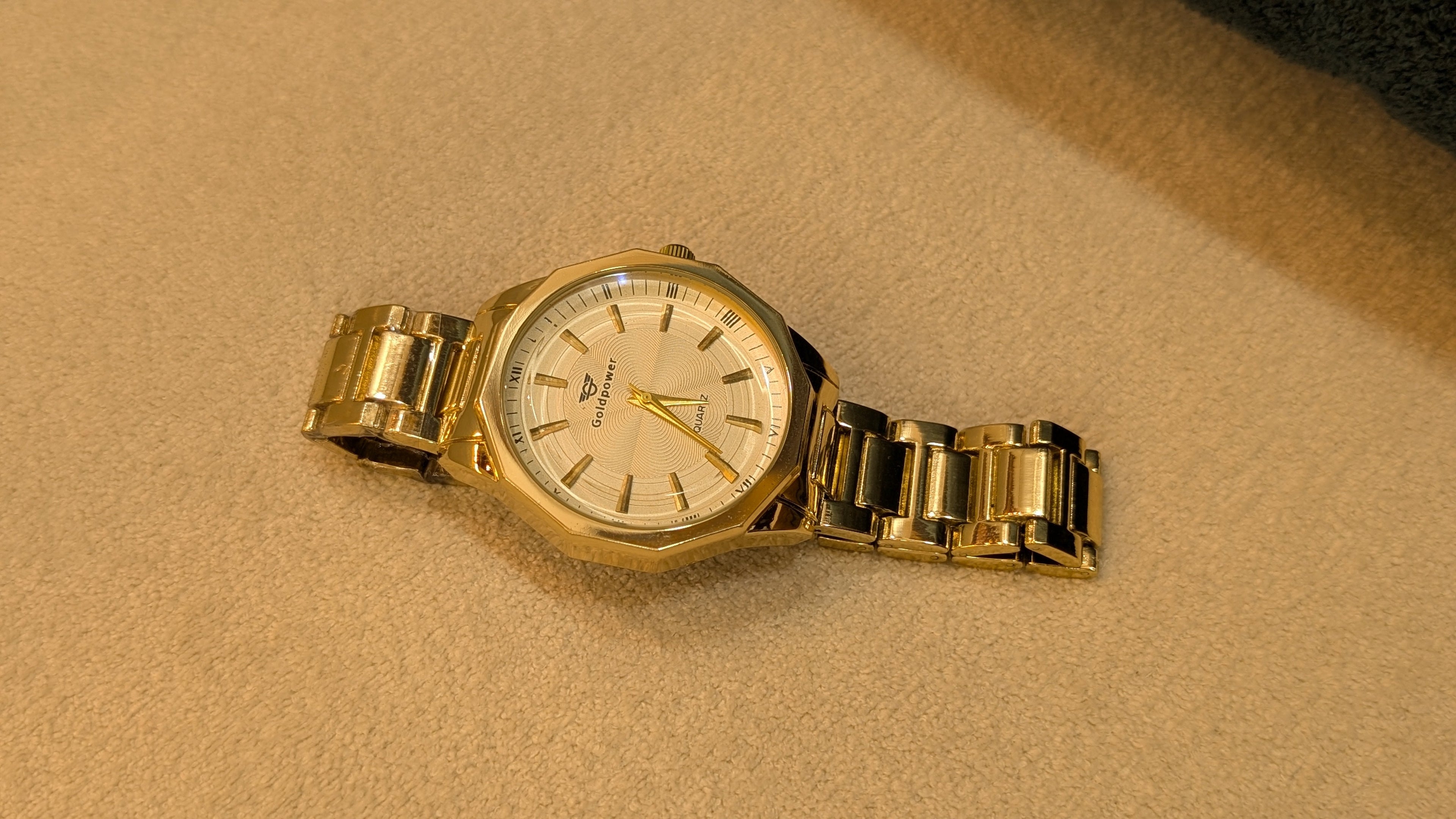 Luxe Chrono Gold Watch Timeless Luxury