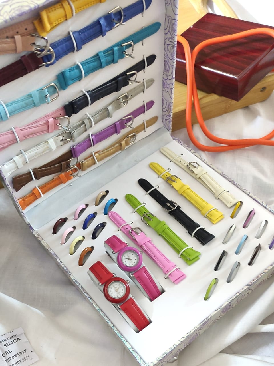 Interchangeable Ladies Watch Set Bands With 2 Watches and 21 Straps for Use in Every Occasion