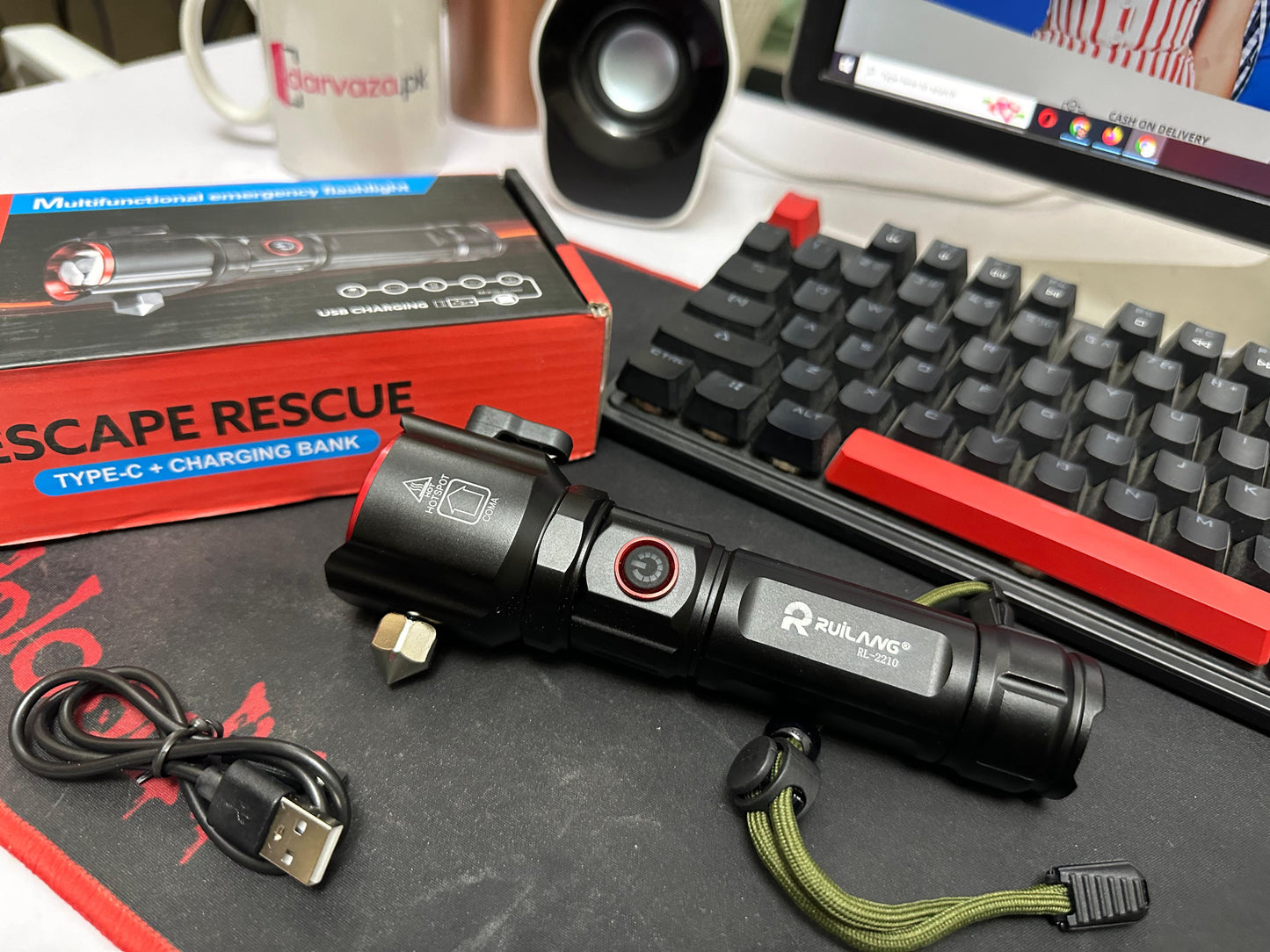 Super Bright Metal FlashLight Torch with adjustable focus Hammer and Mobile Power Bank