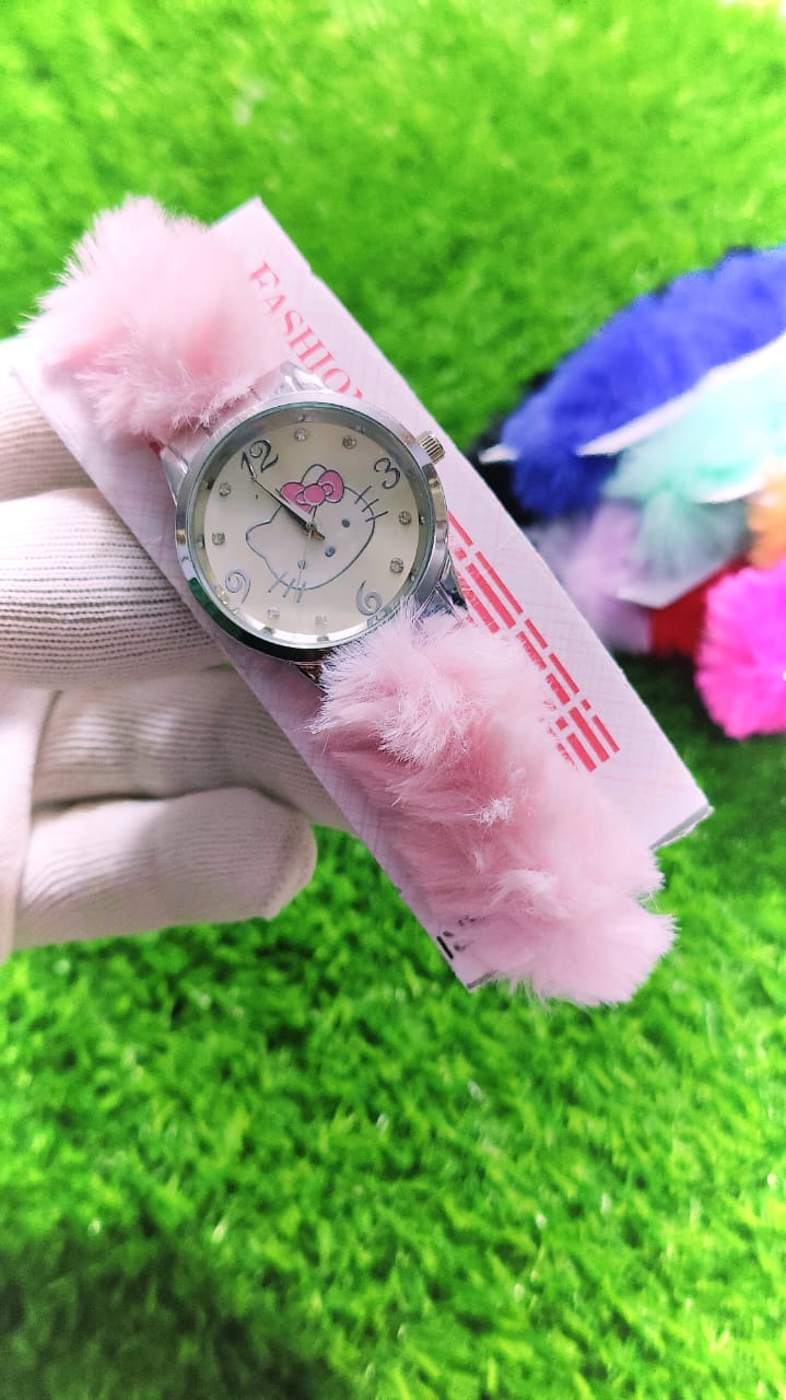 Beautiful Hello Kitty Cartoon Cat Round Shaped Clock Dial Analog Wristwatch For Kids and Women