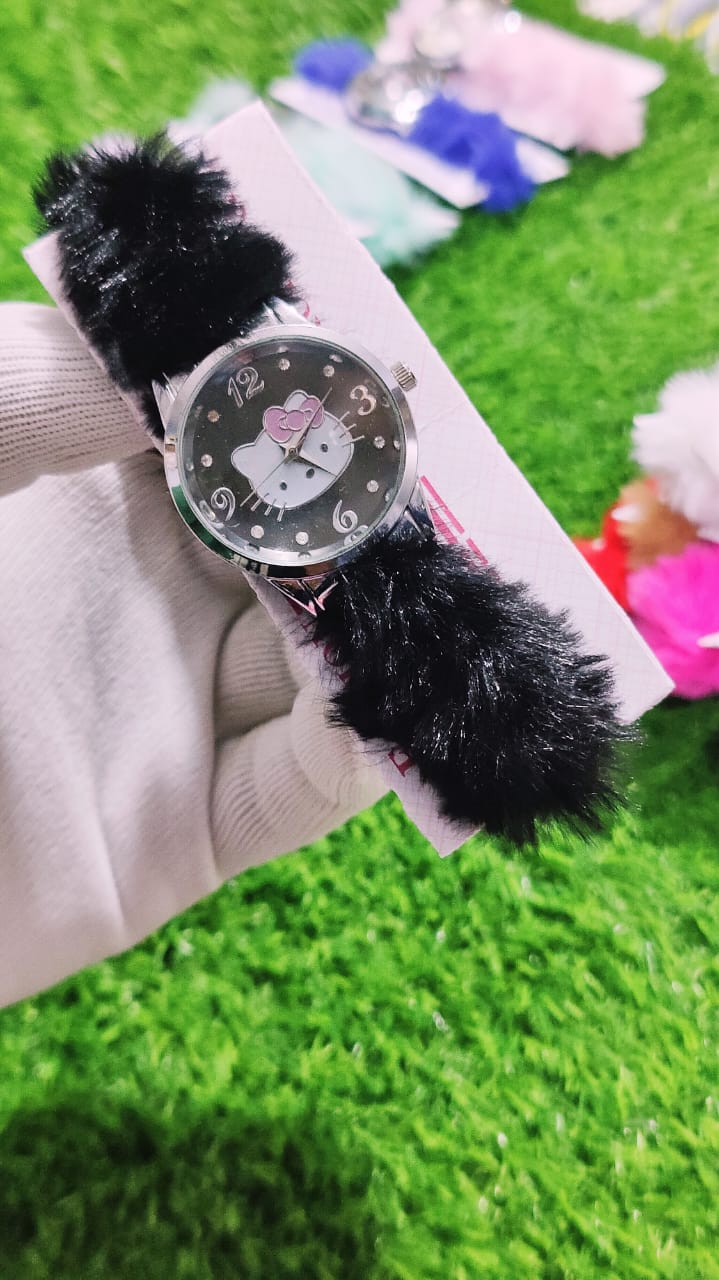 Beautiful Hello Kitty Cartoon Cat Round Shaped Clock Dial Analog Wristwatch For Kids and Women