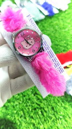 Beautiful Hello Kitty Cartoon Cat Round Shaped Clock Dial Analog Wristwatch For Kids and Women