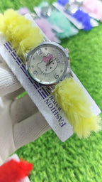 Beautiful Hello Kitty Cartoon Cat Round Shaped Clock Dial Analog Wristwatch For Kids and Women